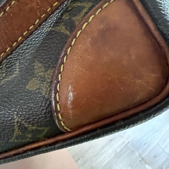 Louis Vuitton Brown Monogram Messenger Bag - Picture 14 of 16